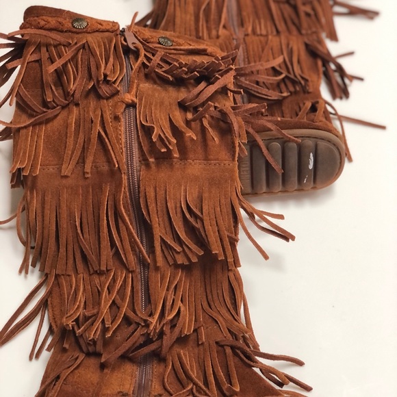 Minnetonka moccasin 5 layer fringe boots Sz 7 - Picture 6 of 7